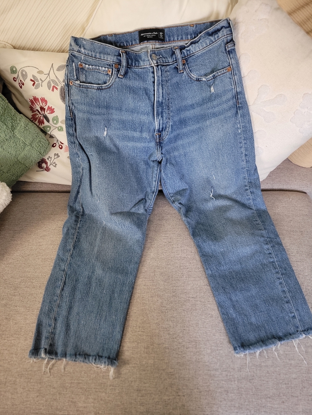 Abercrombie & Fitch Light Wash Straight Crop Jeans Waist 36